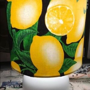 LED LAMP WITH LEMONS COVERED LAMPSHADE